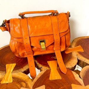 Proenza Schouler PS1 medium Damaged closure.